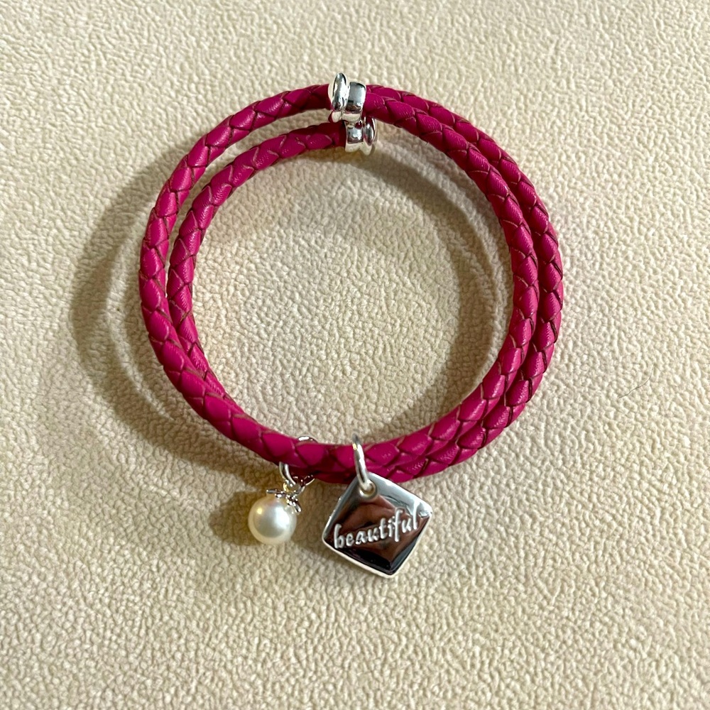 Vantel Pearls Leather wrap